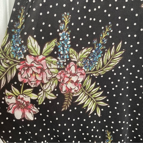 Cabi Runaround Romper Floral Wrap Style M - Picture 7 of 12